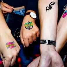 Farbige Tattoos